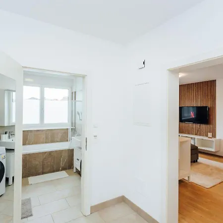 Zentral Gelegenes Nahe Altstadt & Messe 格拉茨